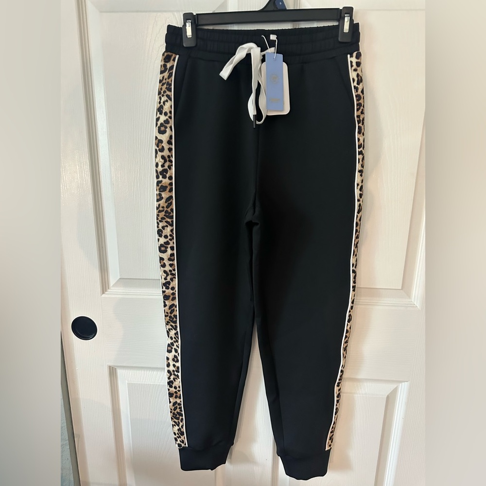NWT Acegolfs Jogger with Leopard Print Accents
